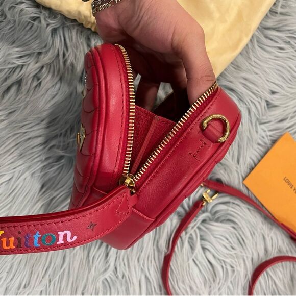 Louis Vuitton |limited edition| new wave heart crossbody bag love lock quilted - Picture 10 of 16